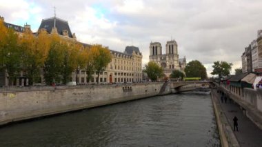 Notre Dame Katedrali Paris. Fransa. 4K, UHD