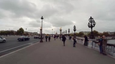 Paris 'teki Seine Nehri. Fransa. 4K 'da video, UHD