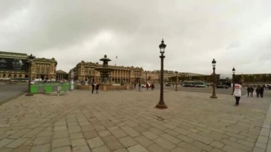 Paris mi? Mimarlık, eğlence, eski evler, sokaklar ve mahalleler. İkonik yerler. 4K, UHD 'de çekilmiş.