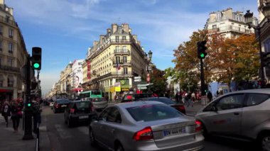 Paris mi? Mimarlık, eğlence, eski evler, sokaklar ve mahalleler. İkonik yerler. 4K, UHD 'de çekilmiş.