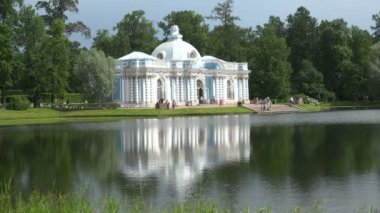 Grotto. Puşkin. Catherine Park. Tsarskoye Selo. Mimari. Anıtlar. Saraylar. 4K 'da video, UHD
