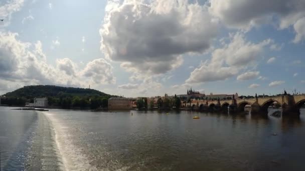 Γέφυρα Του Καρόλου Στην Πράγα Τσεχική Δημοκρατία Βίντεο Uhd — Αρχείο Βίντεο
