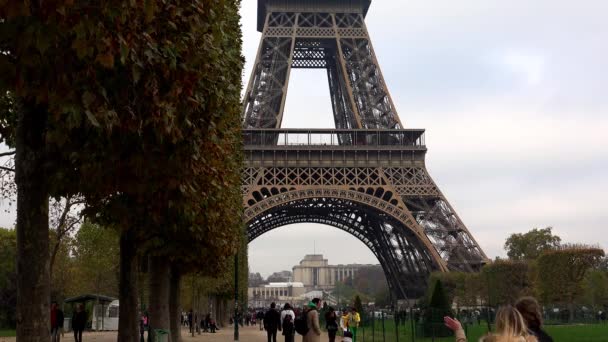 Эйфелева Башня Париже Францию Выстрел Uhd — стоковое видео