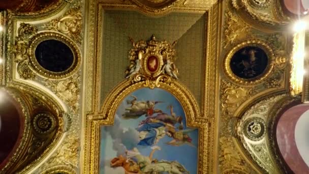 Prachtig Beschilderde Plafonds Het Louvre Museum Parijs Frankrijk Video Uhd — Stockvideo