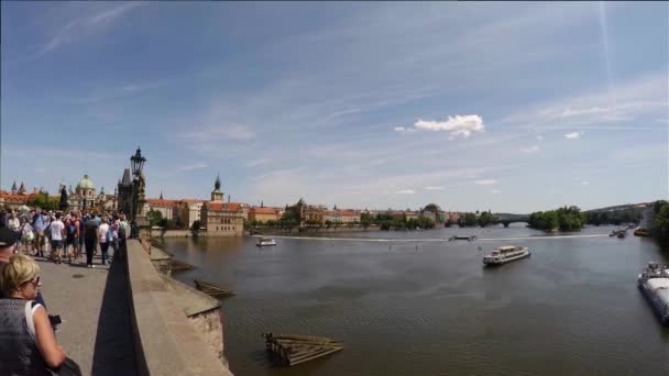 Prague Czech Πmer 2015年 布拉格Vltava河堤岸 捷克共和国 用4K 超高定义 Uhd — 图库视频影像