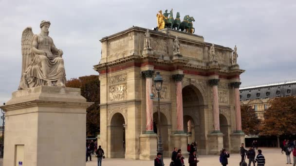 Der Triumphbogen Triomphe Carrousel Vor Dem Louvre Paris Frankreich Video — Stockvideo