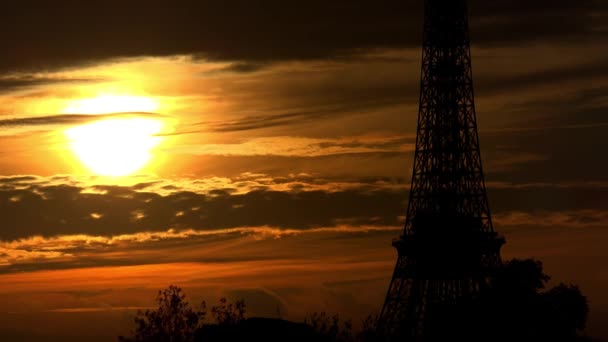 Eiffeltoren Parijs Zonsondergang Frankrijk Neergeschoten Uhd — Stockvideo