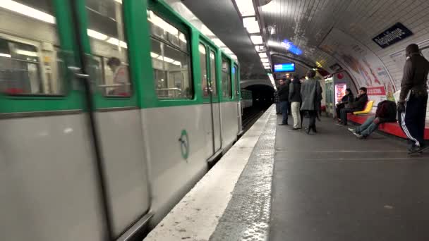 Metro Paris Der Zug Der Bahn Gedreht Uhd — Stockvideo