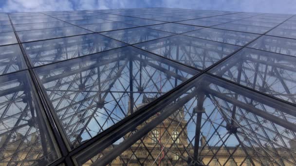 Louvre Ban Híres Párizsi Művészeti Múzeum Piramis Franciaországba Videó Ban — Stock videók