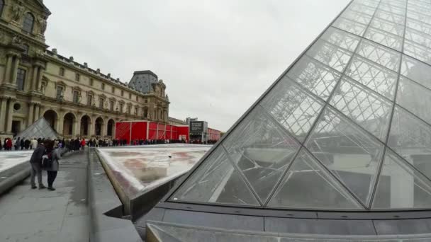 Luwr Słynne Muzeum Sztuki Paryżu Piramida Francji Film Rozdzielczości Uhd — Wideo stockowe