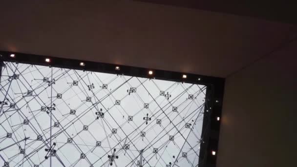 Plafondglazen Piramide Het Louvre Museum Parijs Frankrijk Video Uhd — Stockvideo