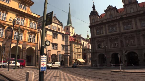 プラハだ 旧プラハ 古い家 通りや地区 チェコ共和国 Uhdでのビデオ — ストック動画