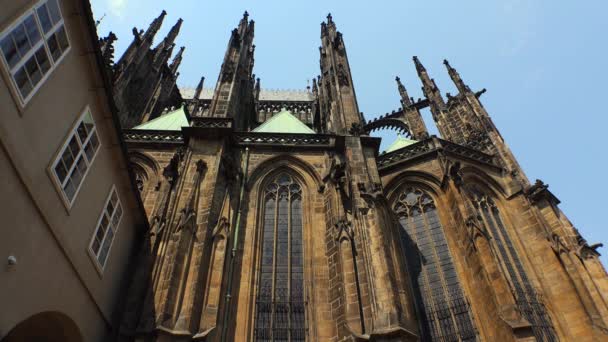 プラハの聖ヴィート教会 チェコ共和国 Uhdでのビデオ リアルタイム — ストック動画