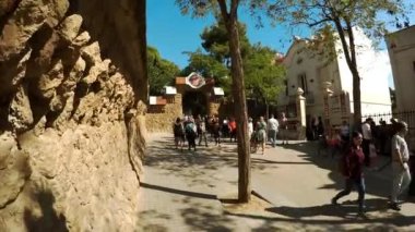 Park Guell, Gaudi, Barselona. İspanya. 4K 'da video, UHD
