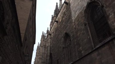 Barselona 'nın Gotik Mahallesi. İspanya. 4K 'da video, UHD
