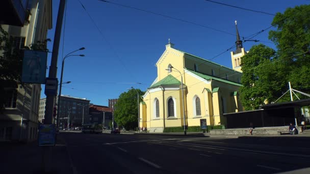 Iglesia Templo Antiguo Tallin Estonia Video Uhd — Vídeo de stock