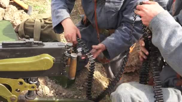 Soldado Pone Cinta Adhesiva Cajón Primera Guerra Mundial Primera Guerra — Vídeo de stock