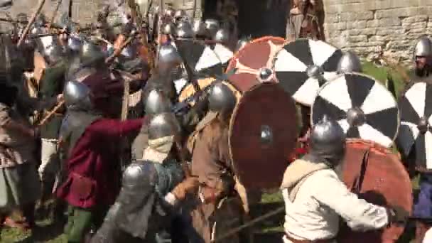 Uma Batalha Luta Dos Vikings Guerreiros Medievais Vídeo Uhd — Vídeo de Stock
