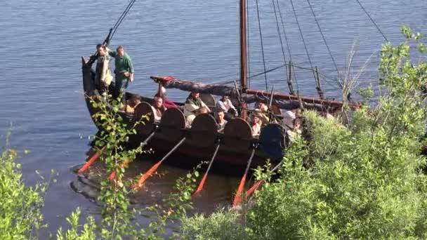 Savaş Viking Gemisi Ortaçağ Savaşçıları Video Uhd Gerçek Zamanlı — Stok video