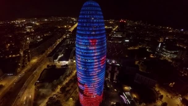 Vista Aérea Torre Agbar Barcelona España Prores Buenas Noches Video — Vídeos de Stock