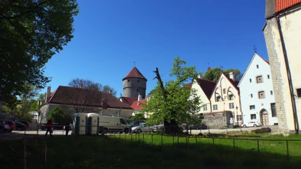Yaşlı Tallinn Mimarlık Eski Evler Sokaklar Mahalleler Video Uhd — Stok video