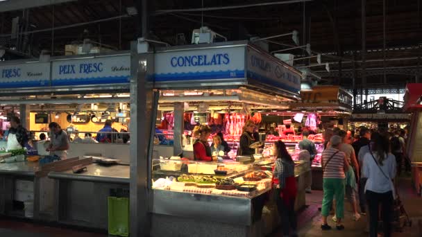 バルセロナのフードマーケット スペインだ Uhdでのビデオ — ストック動画
