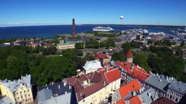 Vecchio Tallinn Vista Dall Alto Tetti Case Estonia Video Uhd — Video Stock