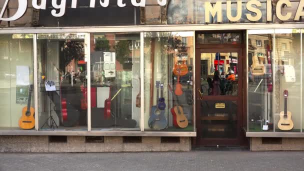 Shop Muziekinstrumenten Barcelona Spanje Video Uhd — Stockvideo