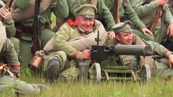Солдати Оглядають Пістолет Перед Битвою Перша Світова Війна Перша Світова — стокове відео
