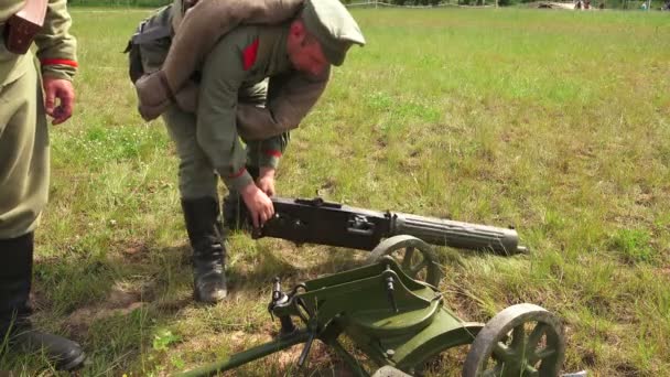 Солдати Оглядають Пістолет Перед Битвою Перша Світова Війна Перша Світова — стокове відео