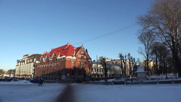 Vyborg. Pazar meydanındaki banka binası.