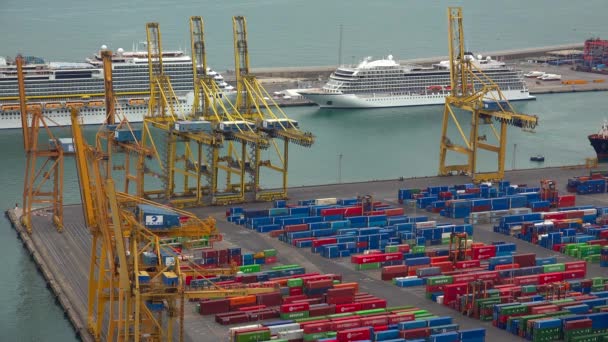 Container Port Dockar Fartyg Kommersiella Frakt Frakt Barcelona Spanien Video — Stockvideo