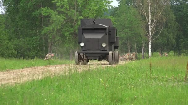 Coche Blindado Dispara Ametralladora Primera Guerra Mundial Video Uhd — Vídeos de Stock
