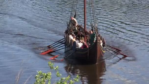 Navire Combat Viking Guerriers Médiévaux Vidéo Uhd Temps Réel — Video