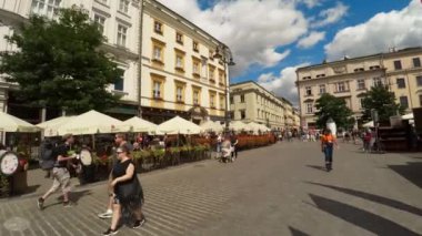 Krakow. Polonya. Mimarlık, eski evler, sokaklar ve mahalleler. 4K 'da video, UHD