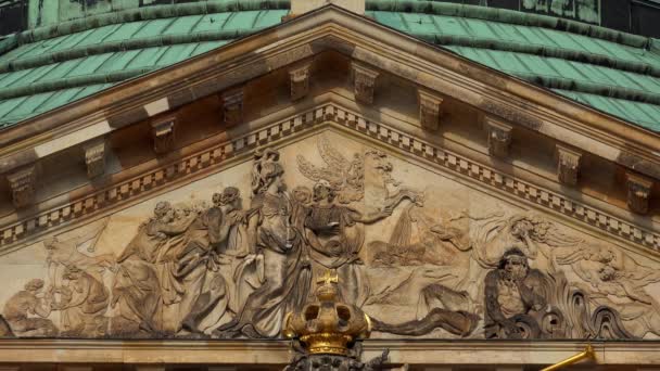 漂亮的粉刷 一个旧宫殿立面上的浮雕 德国波茨坦 — 图库视频影像