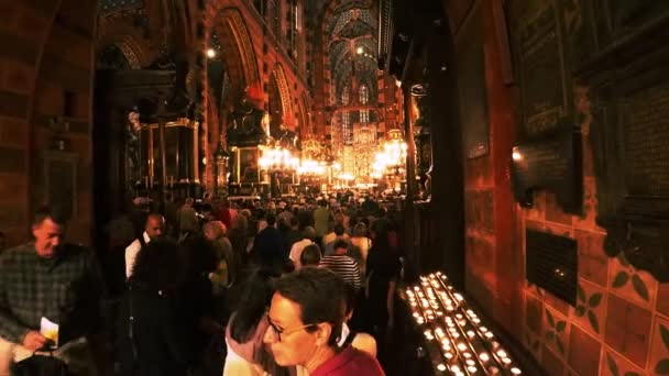 Молитви Католицькій Церкві Святої Марії Краків Польща Відео Uhd — стокове відео
