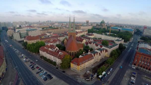 Vista Aerea Chiesa San Nicola Nikolaikirche Berlino Germania Video Uhd — Video Stock