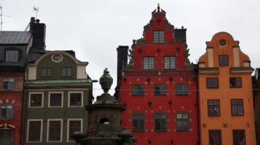 Stortorget Halk Meydanı, Stockholm. Gamla stan. İsveç. 4K 'da video, UHD