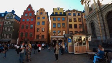 Stortorget Halk Meydanı, Stockholm. Gamla stan. İsveç. 4K 'da video, UHD
