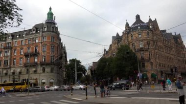 Stockholm. Eski kasaba. Mimarlık, eski evler, sokaklar ve mahalleler. İsveç. 4K 'da video, UHD