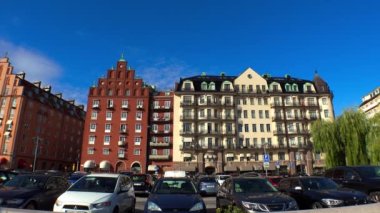 Stockholm. Eski kasaba. Mimarlık, eski evler, sokaklar ve mahalleler. İsveç. 4K 'da video, UHD