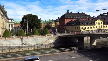 Stockholm. Eski kasaba. Mimarlık, eski evler, sokaklar ve mahalleler. İsveç. 4K 'da video, UHD