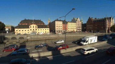 Stockholm. Eski kasaba. Mimarlık, eski evler, sokaklar ve mahalleler. İsveç. 4K 'da video, UHD