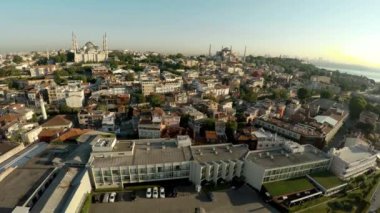 Hava görüntüsü. Ayasofya, İstanbul. Aziz Sophie Katedrali. Hindi. 4K 'da video, UHD