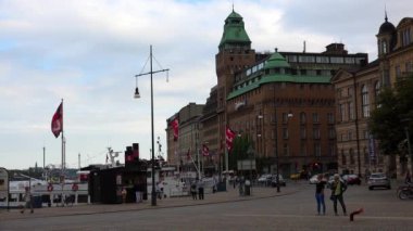 Stockholm. Eski kasaba. Mimarlık, eski evler, sokaklar ve mahalleler. İsveç. 4K 'da video, UHD