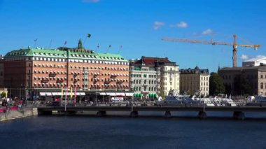 Stockholm. Eski kasaba. Mimarlık, eski evler, sokaklar ve mahalleler. İsveç. 4K 'da video, UHD