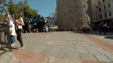 İSTANBUL, TURKEY - YAZ 2017: İstanbul 'daki Galata Kulesi. Hindi. 4K 'da video, UHD