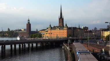 Stockholm 'deki Gamla Stan' in görüntüsü. Eski şehir. İsveç. 4K 'da video, UHD