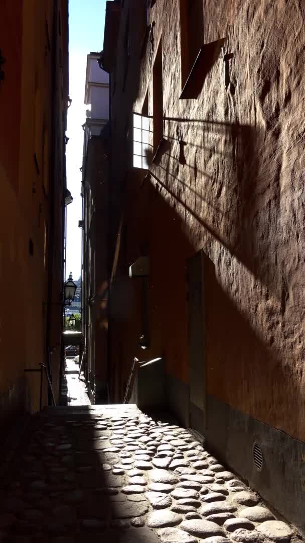 Alte Enge Straße Zentrum Stockholms Altstadt Architektur Alte Häuser Straßen — Stockvideo